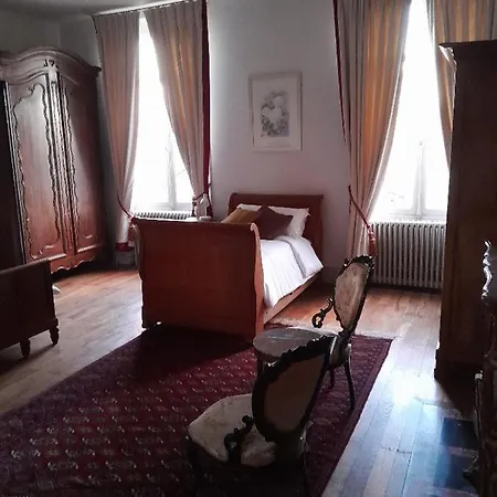 D'hotes Montbron Bed & Breakfast
